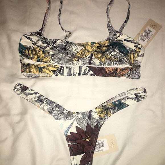 Floral print bikini top + matching thong bottom - Picture 1 of 6
